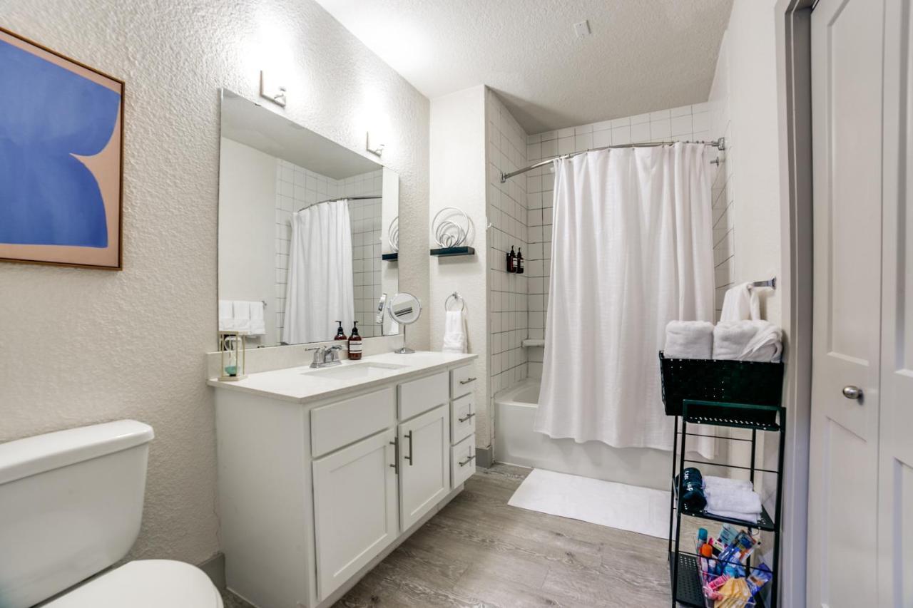 Downtown Apartment With Riverwalk Views Free Parking Pet Friendly Centrally Located On The Riverwalk San Antonio Buitenkant foto
