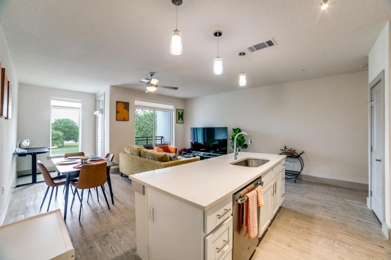 Downtown Apartment With Riverwalk Views Free Parking Pet Friendly Centrally Located On The Riverwalk San Antonio Buitenkant foto