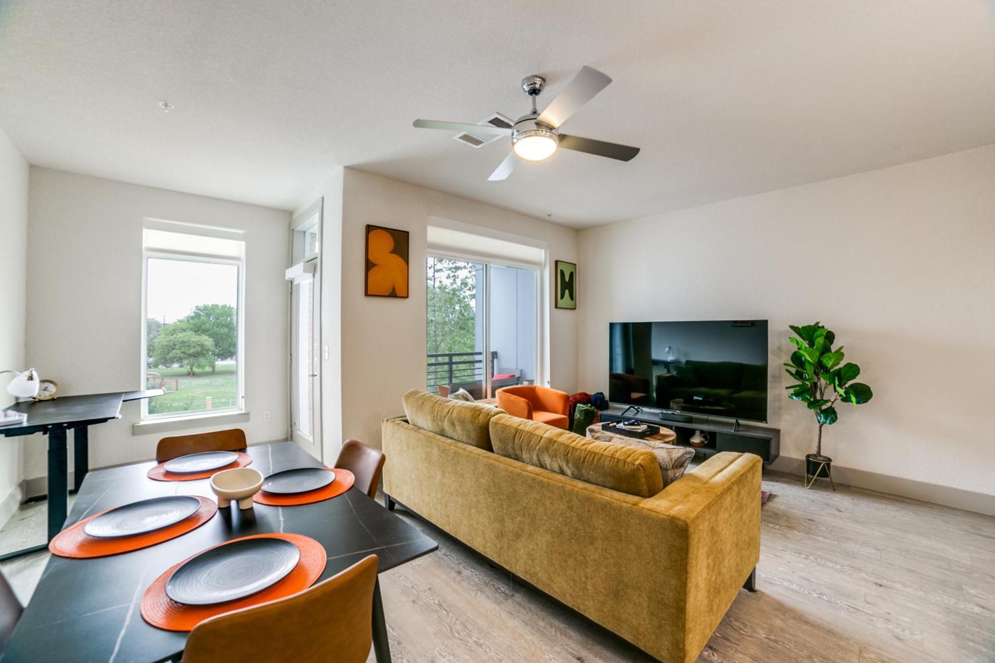 Downtown Apartment With Riverwalk Views Free Parking Pet Friendly Centrally Located On The Riverwalk San Antonio Buitenkant foto